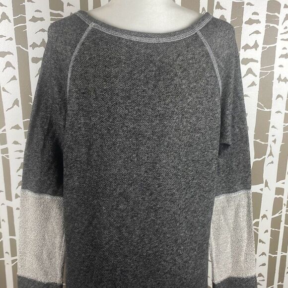 Cha Cha Vente Mixed Media Split Hem Top 1X - Picture 9 of 12